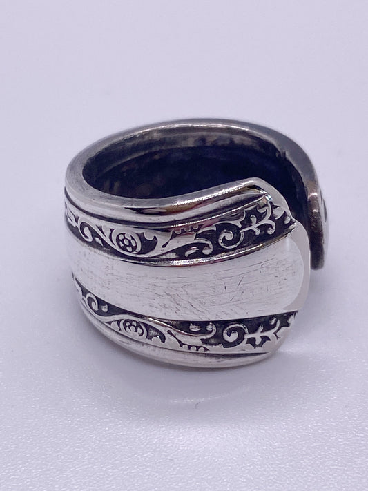 Spoon Ring size: 4 1/2