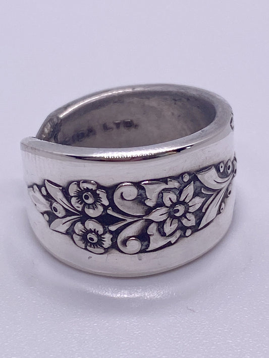 Spoon Ring size: 5 1/2